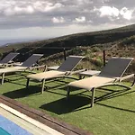 Con Vistas Maravillosas En Arico Ferienhaus Sabina Alta