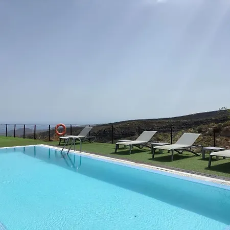 Con Vistas Maravillosas En Arico Nyaraló *